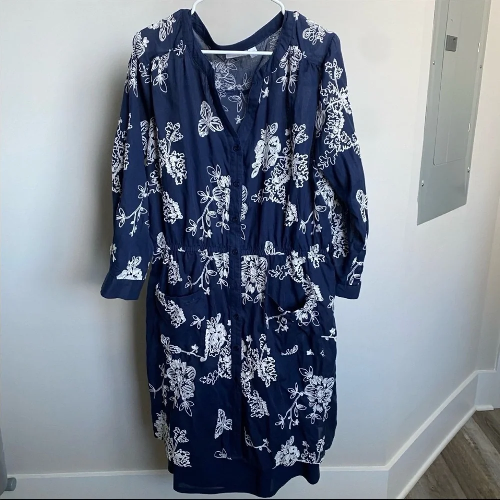 🔥5/$25 Westport Dress Navy & White Embroidered Coastal Beach Travel Cruise Dress - Picture 2 of 9